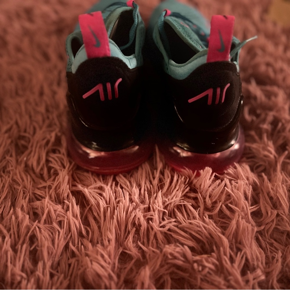 Nike Air Max 270